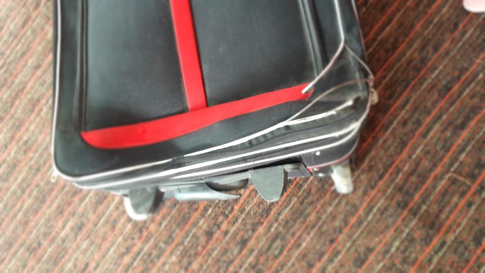 Дорожный чемодан