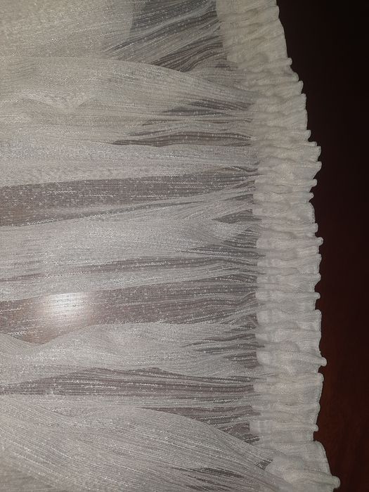 Продается тюль только.