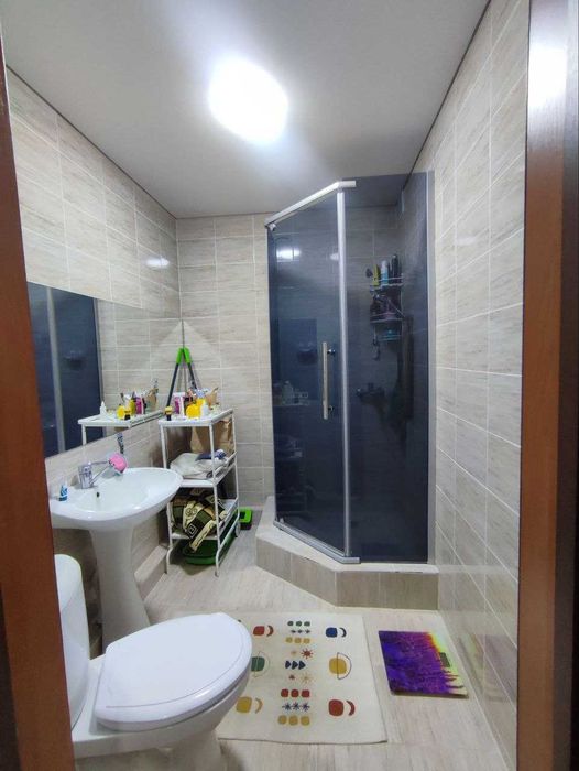 Продам трехкомнатную с отличным ремонтом