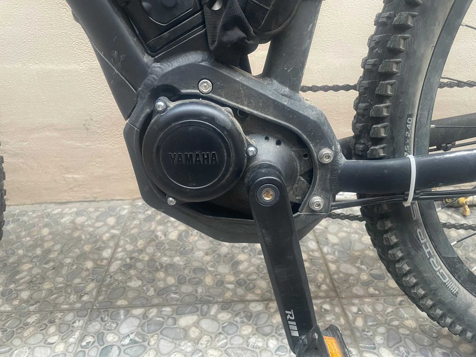 Bicicleta MTB electrica Raymon cu motor Yamaha
