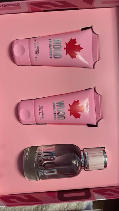 Подаръчен сет DISQUARED2 (парфюм, душгел и лосион за тяло)