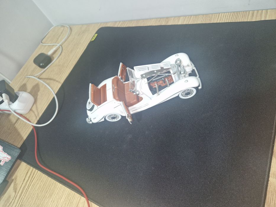 Машинка Mercedes-Benz