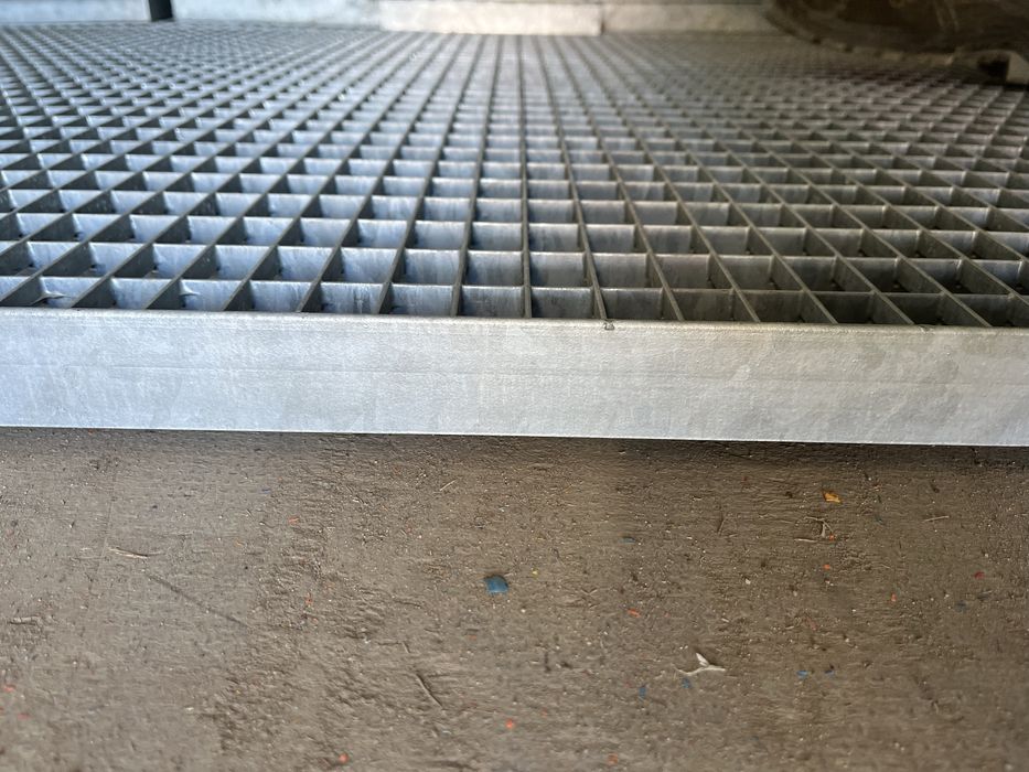 Trepte  zincate galvanizate
