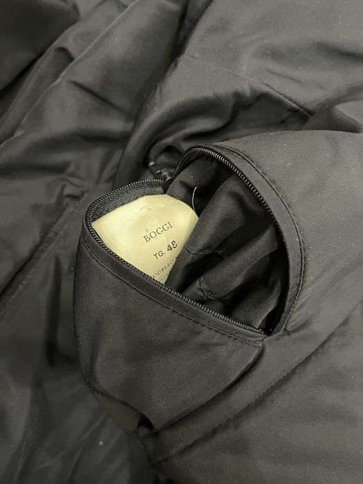 Продам куртку Boggi Milano