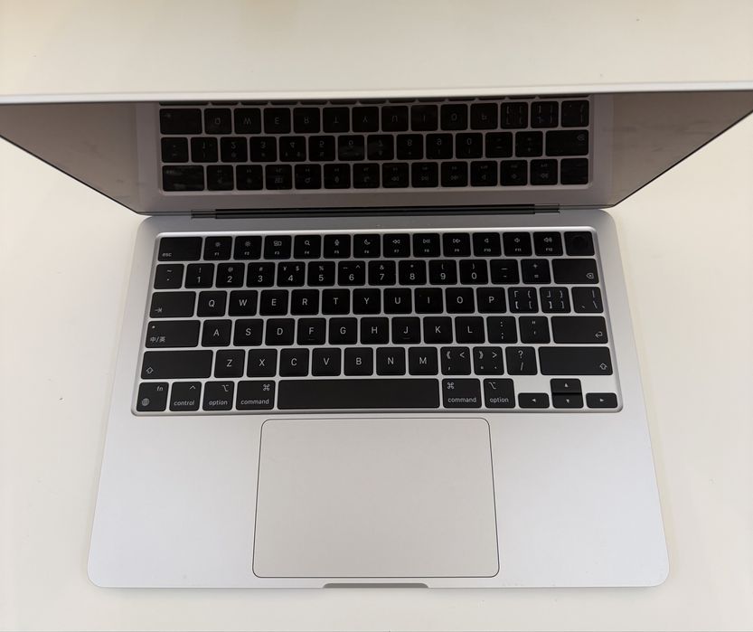 Продаетсы Macbook m2
