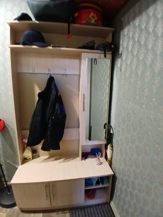Продам компактную прихожую