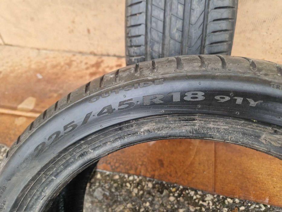2 Pirelli R18 225/45 Летни гуми  DOT0321