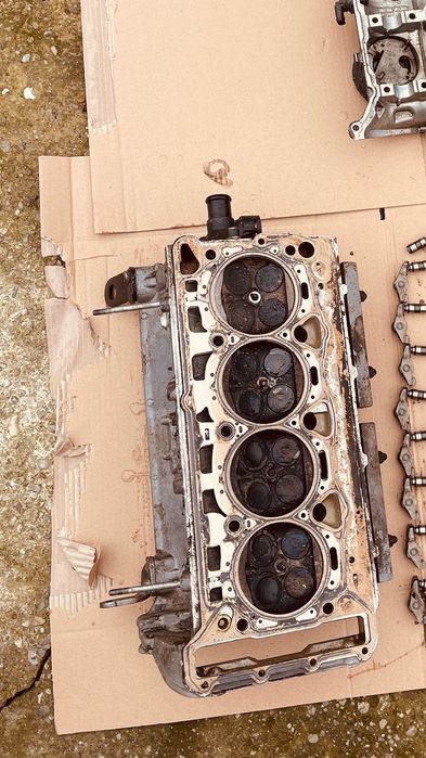 Vând chiulasă completă 1.8 TSI cod motor CDDA pentru Skoda Octavia