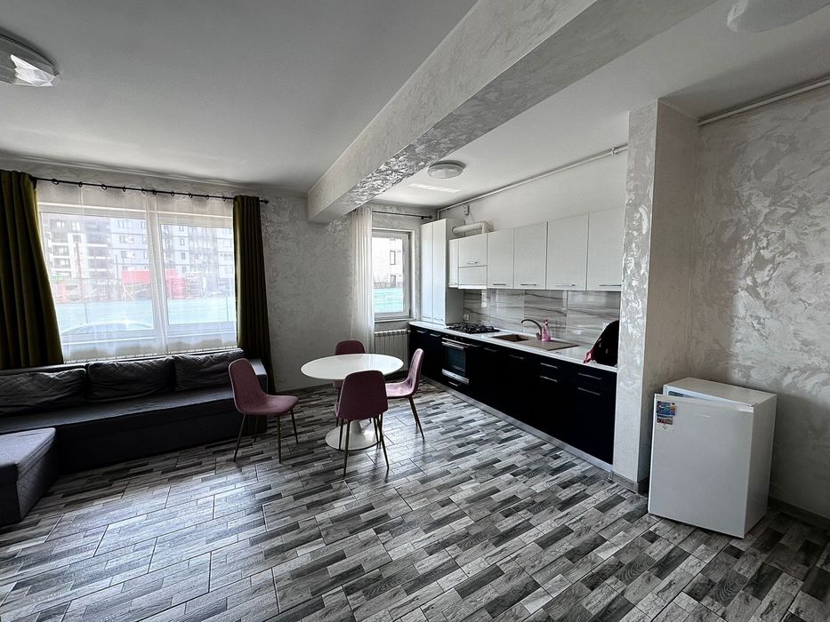 Vand apartament complet utilat și renovat recent în Mamaia Nord – la doar 5 minute de Hanul cu Pește