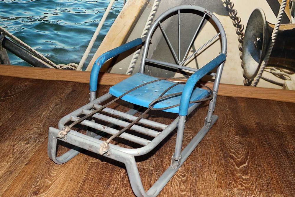 Продам санки детские