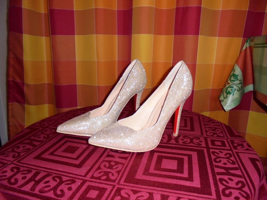 Pantofi de dama,impecabili,noi,marimea-37,pret-200 lei .