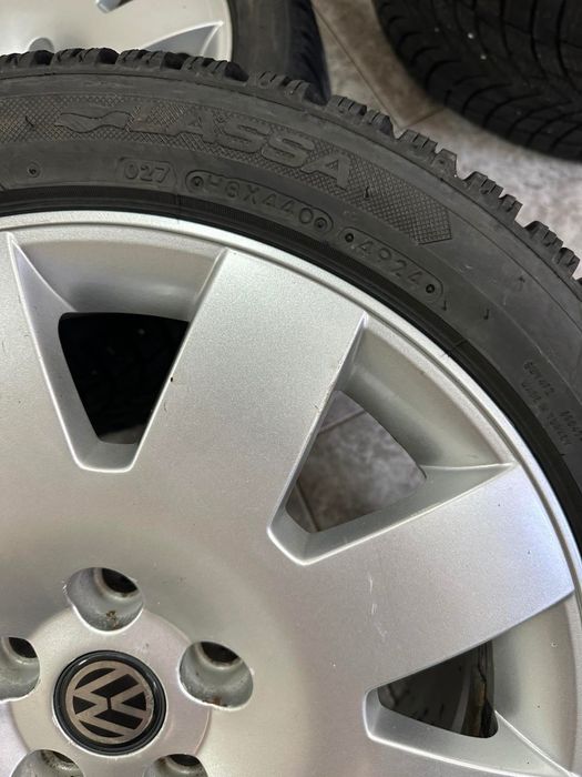 Джанти 5x112 ET37 7J с нови зимни гуми Lassa