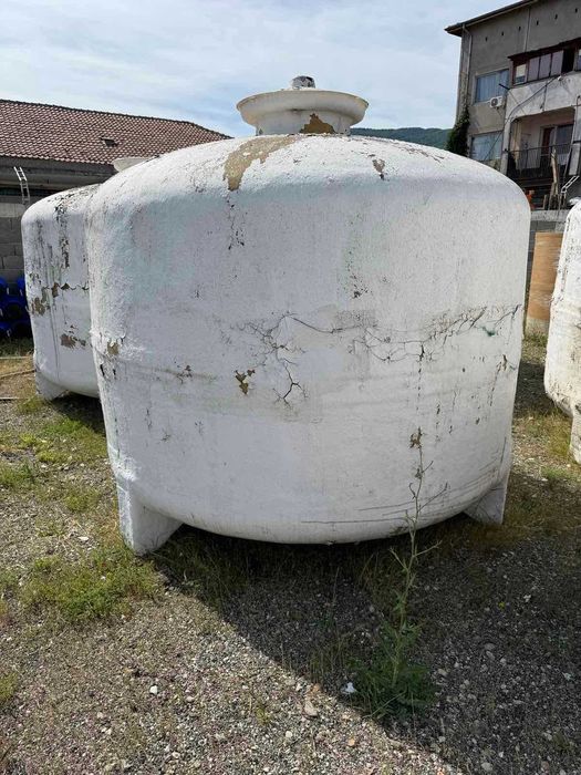 Цистерна / бидон 8500 литра от стъклопласт – много добро състояние!
