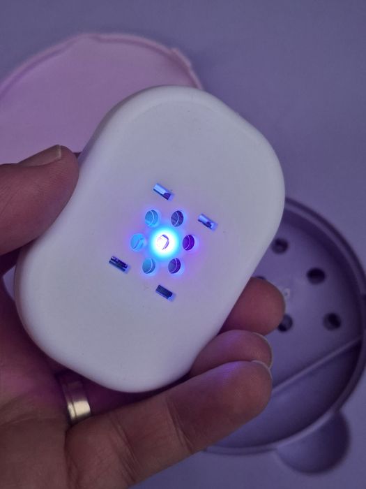 Litieră pisici  închisă Momcbebe cu sterilizare UV - Stare excelentă