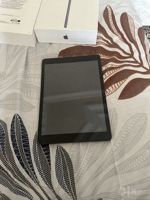 Продам ipad экран сломан сам он рабочий