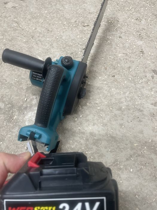 Резачка за дърва на батерии Werstil 30 см дъска