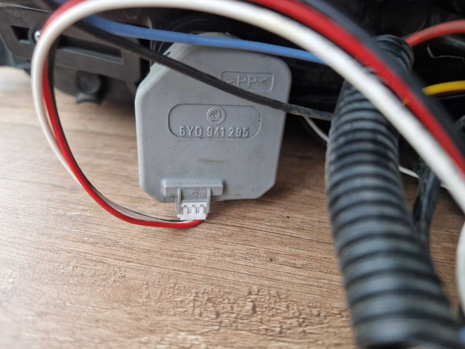 Фарове за Шкода Фабия 1