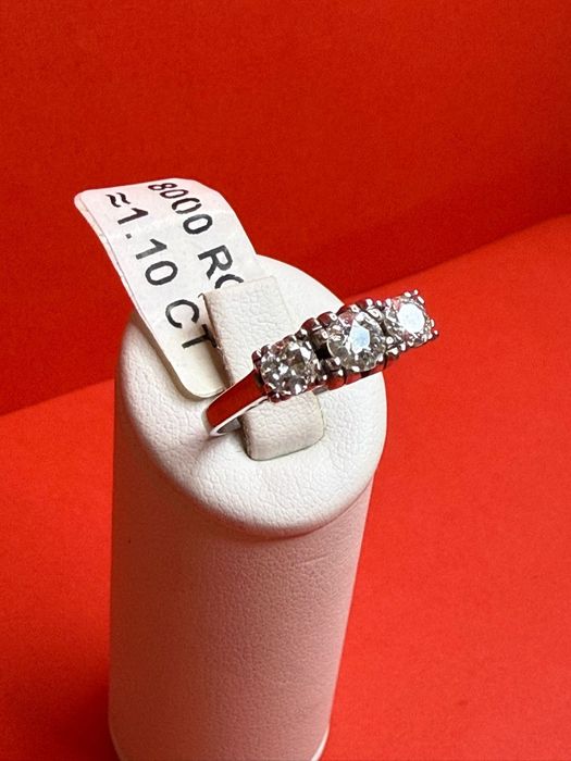 Inel cu diamante din aur de 14K Amanet BKG