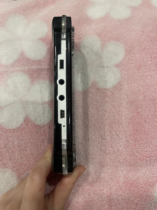 Продам Sony PSP 2000 (Slim)