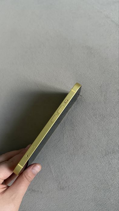 Продам айфон 14 128gb