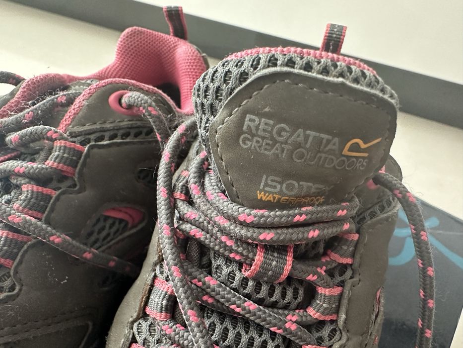 Кроссовки трекеры