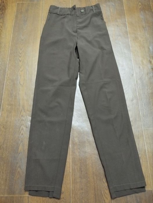 Женский брюклар сотилади