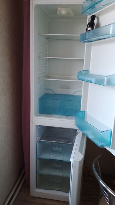 Холодильник+морозильник на запчасти