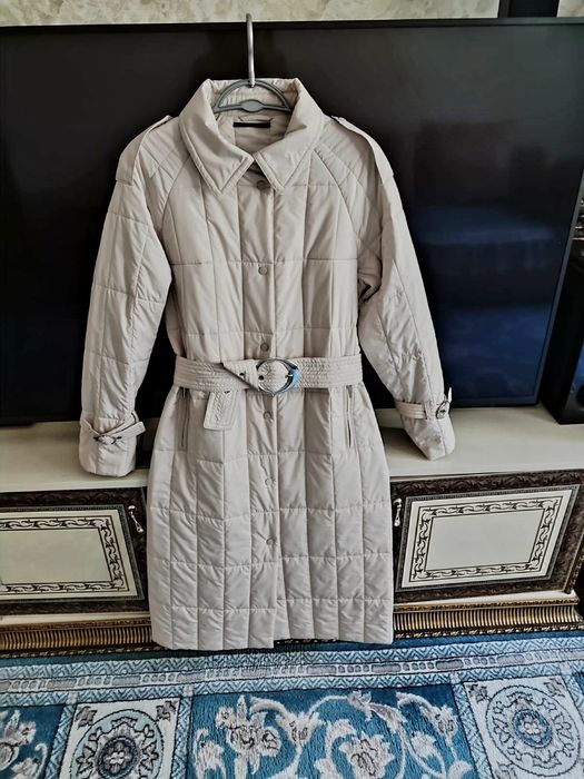 Плащь пальто стеганный размер 46