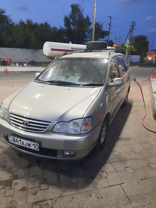 Toyota gaia ( ipsum )
