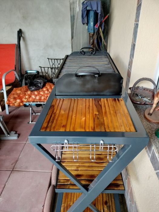 Gratar metalic -barbeque grill
