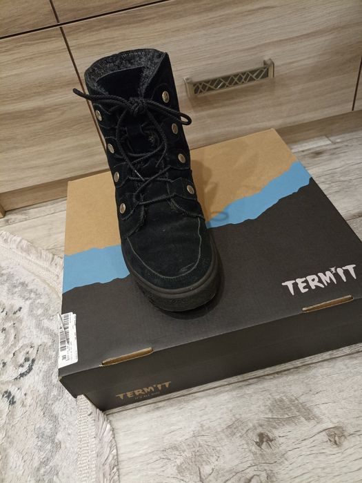 Продам обувь зимняя женские очень тёплые натуралка