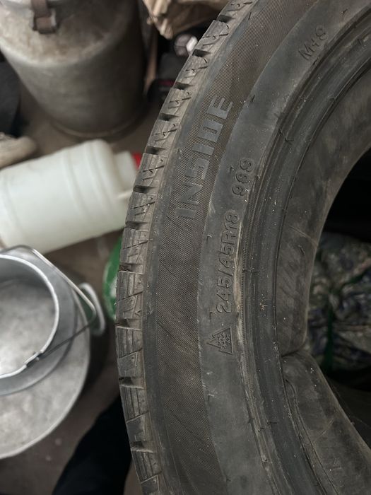 Шины зимние 245/45/18