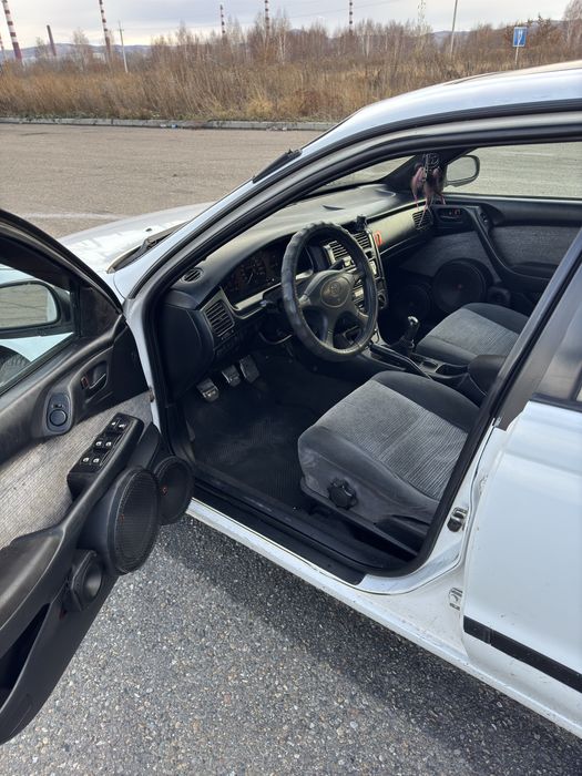 Продам тойота карина е