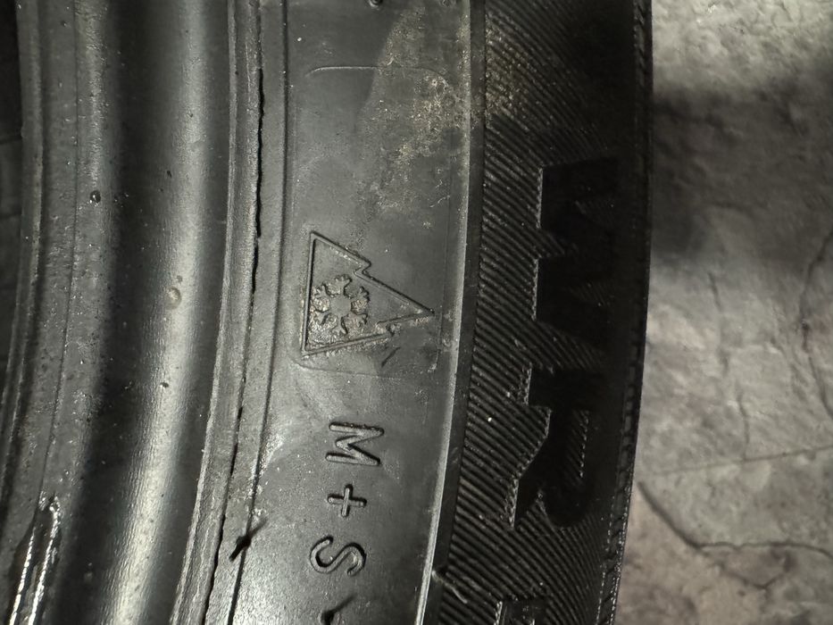 Set 4 anvelope de iarna 225/50/R18 99H XL Nokian