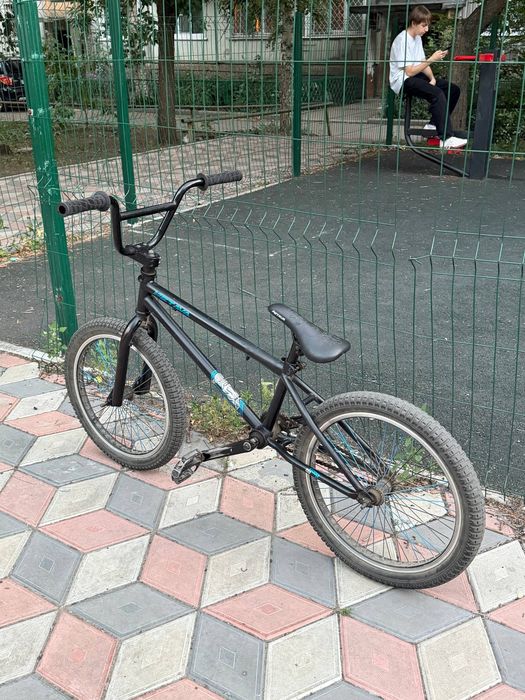 Трюковой велосипед BMX