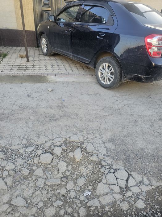 Кобалть автомашина сотилади