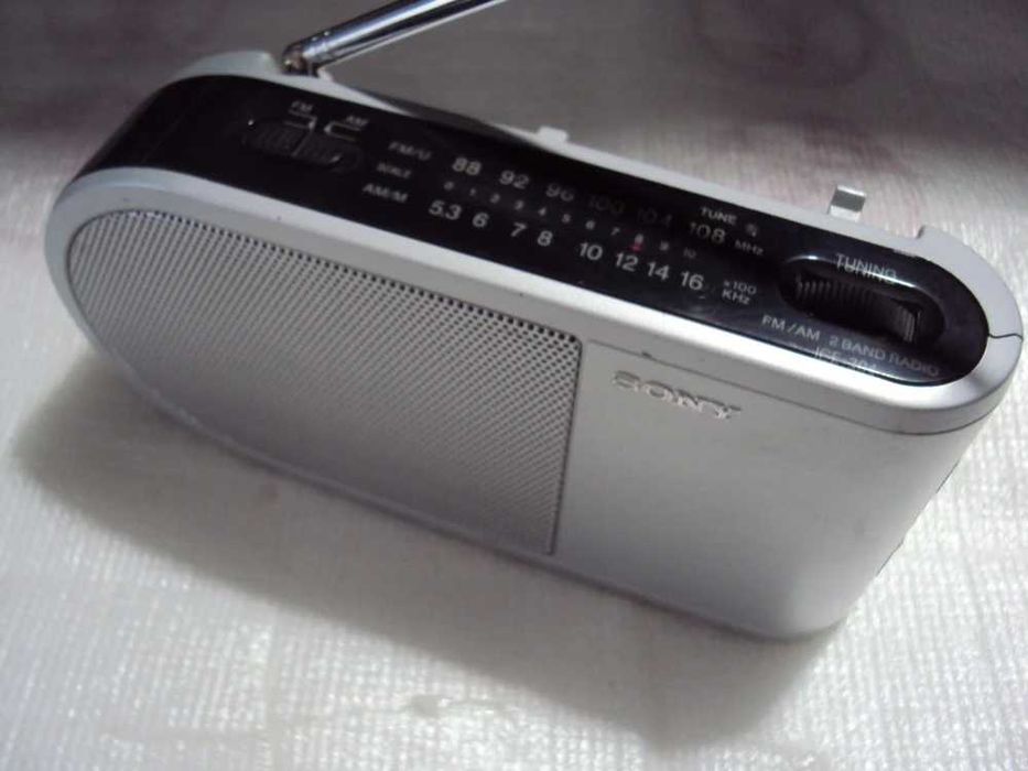 radio de colectie SONY ICF-304,functional