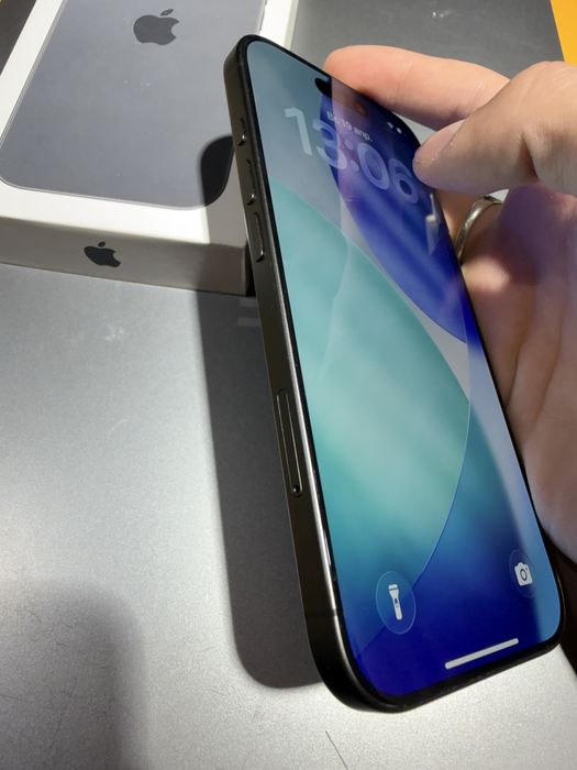 Продаю айфон 17