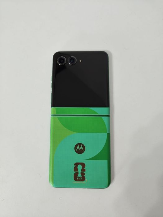 Telefon Motorola Razr 60 FIFA world cup 2026 M Edition 8+256 gb