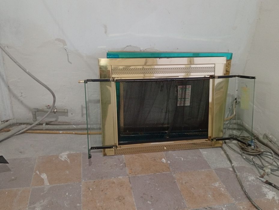 латунный каминный экран