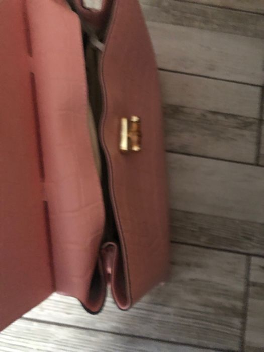 Елегантна чанта от естествена кожа