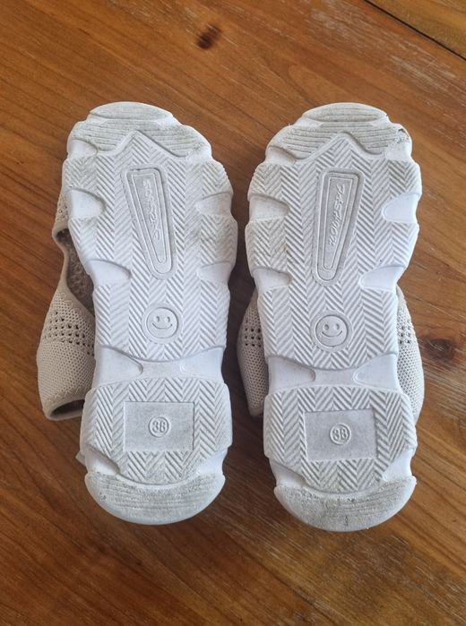 Sandale marimea 38 int. 24 cm