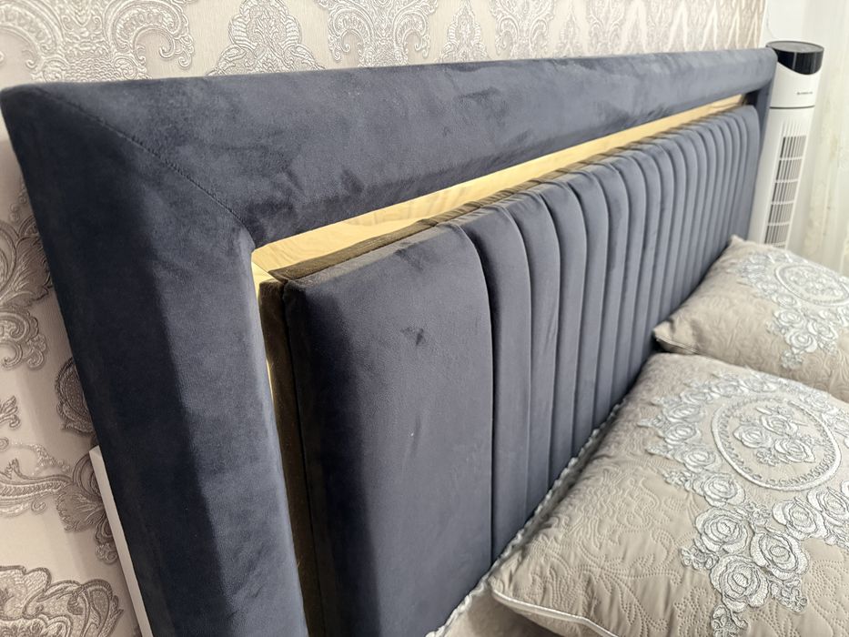 Двуспальная кровать 180х200 + матрас