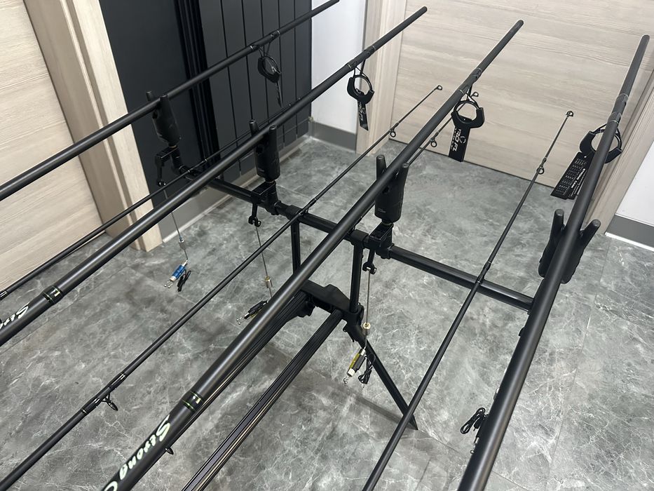 SET CRAP 4 Lansete FL Strong 3.75 LBS 3.90 2 Segmente + 4 Mulinete  FL V10STEEZE FL + Rod Pod Fl 157