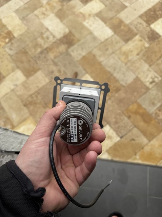 Leduri magnetice in doua pozitii orluna