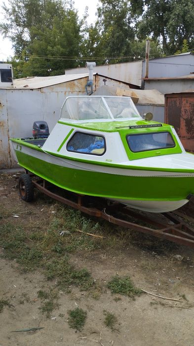 Моторная лодка серебрянка-3