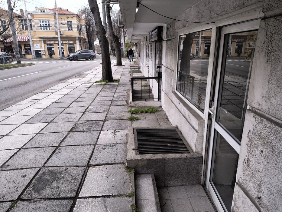 Продава се Магазин в Варна, Метро - 12 кв.м за 2019 €/кв.м - Снимка #2