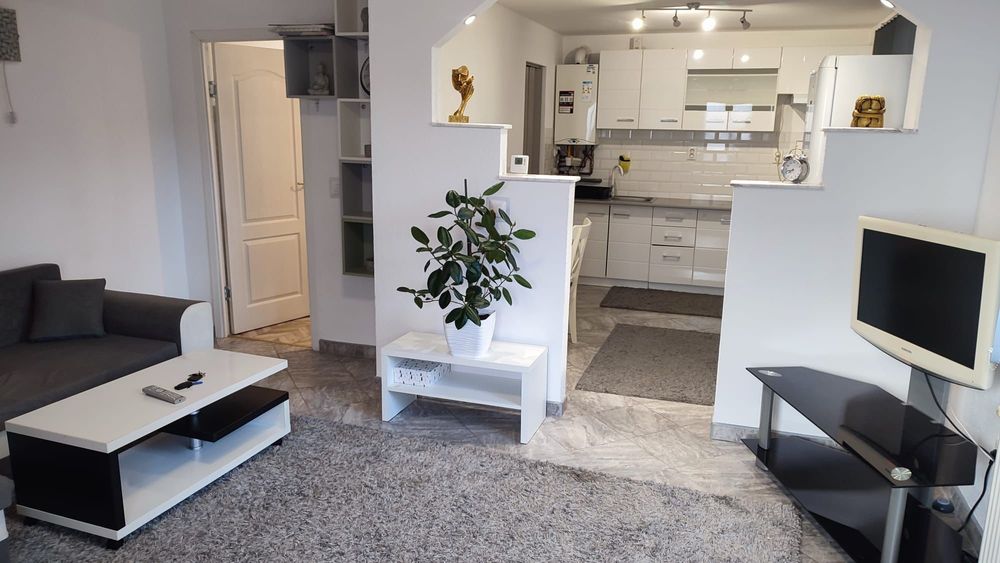 Casa tip duplex  de inchiriat