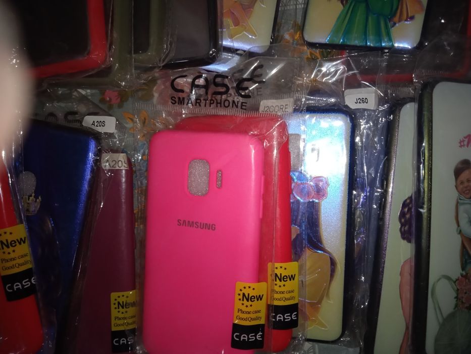 Чехлы для телефонов