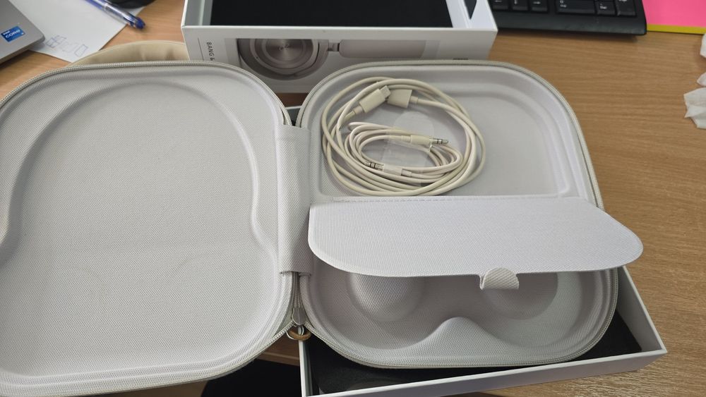 Bang Olufsen beoplay HX